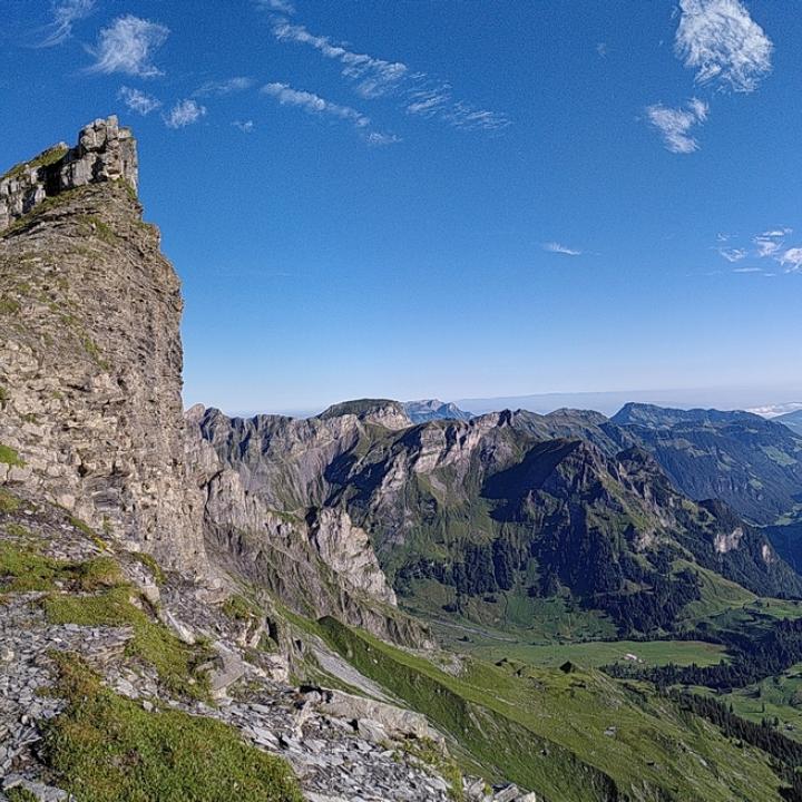 Aussicht vom Grat, im Hintergrund die Berge, wo Luzerna die letzten paar Tage verbracht hat.